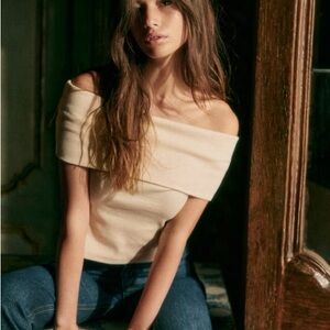 Sézane Ribbed Off Shoulder Jared Top in Ecru